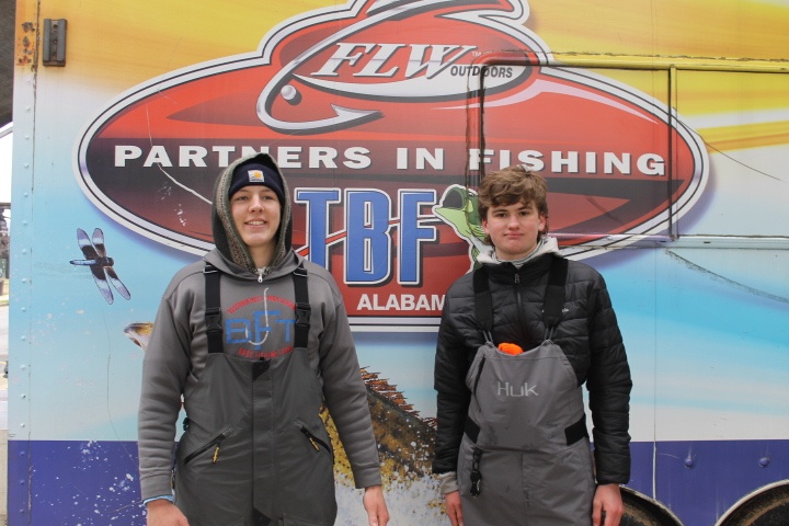 Decker and Smith Win on Neely Henry – Student Angler Federation